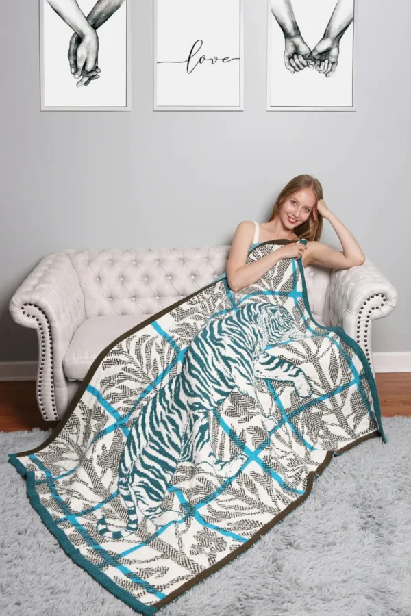 Allie Lynn's Boutique Gifts<Cheetah Blanket "Teal"