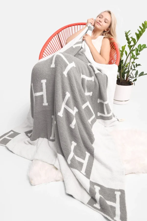 Allie Lynn's Boutique Gifts<Comfy Blanket "Grey"