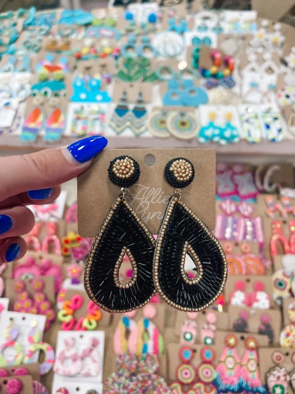 Allie Lynn's Boutique Jewelry<Ear Candy "Black" Earrings