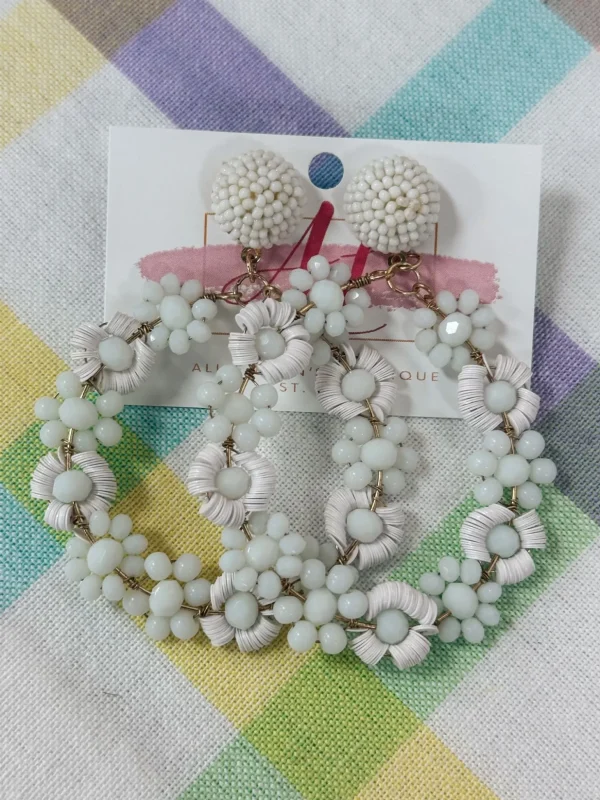 Allie Lynn's Boutique Jewelry<Fun Floral Earrings "White"