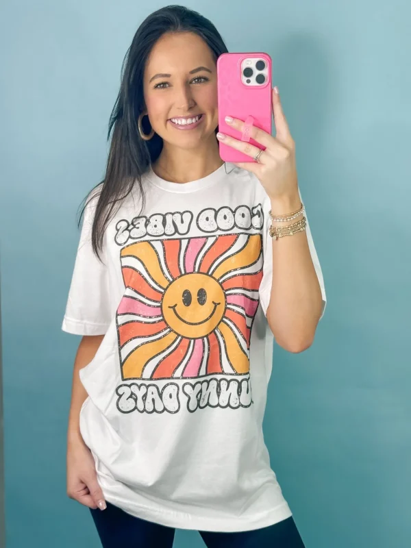 Allie Lynn's Boutique Graphic Tees<Good Vibes Sunny Days Oversized Graphic Tee