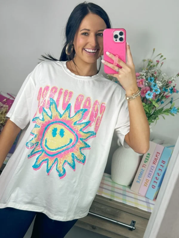 Allie Lynn's Boutique Graphic Tees<Good Vibes Sunshine Graphic Tee "Ivory"