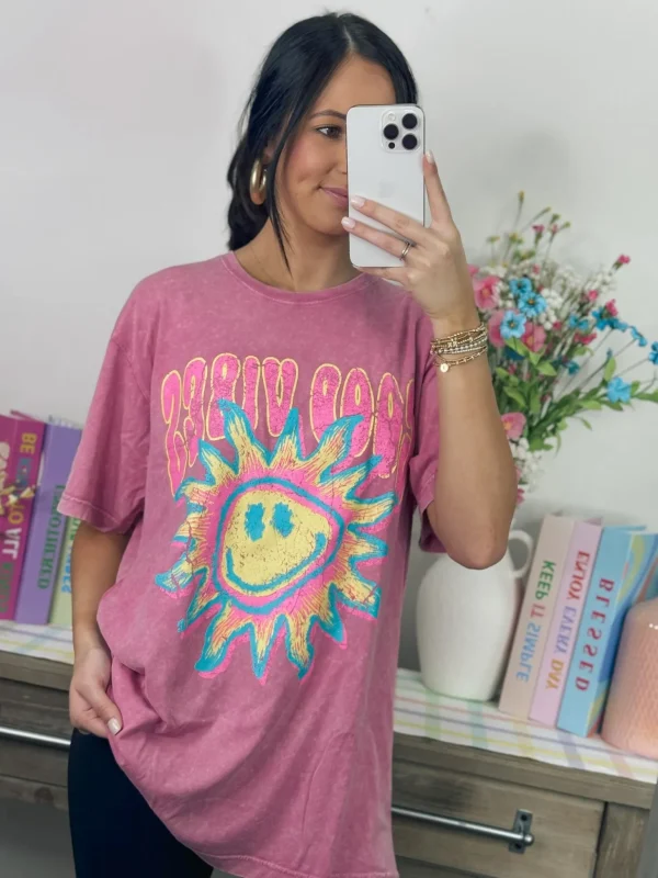 Allie Lynn's Boutique Graphic Tees<Good Vibes Sunshine Graphic Tee "Pink"