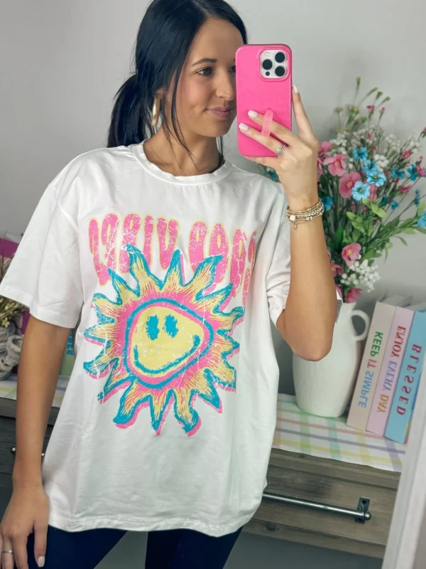 Allie Lynn's Boutique Graphic Tees<Good Vibes Sunshine Graphic Tee "Ivory"