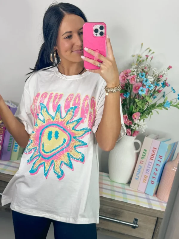 Allie Lynn's Boutique Graphic Tees<Good Vibes Sunshine Graphic Tee "Ivory"