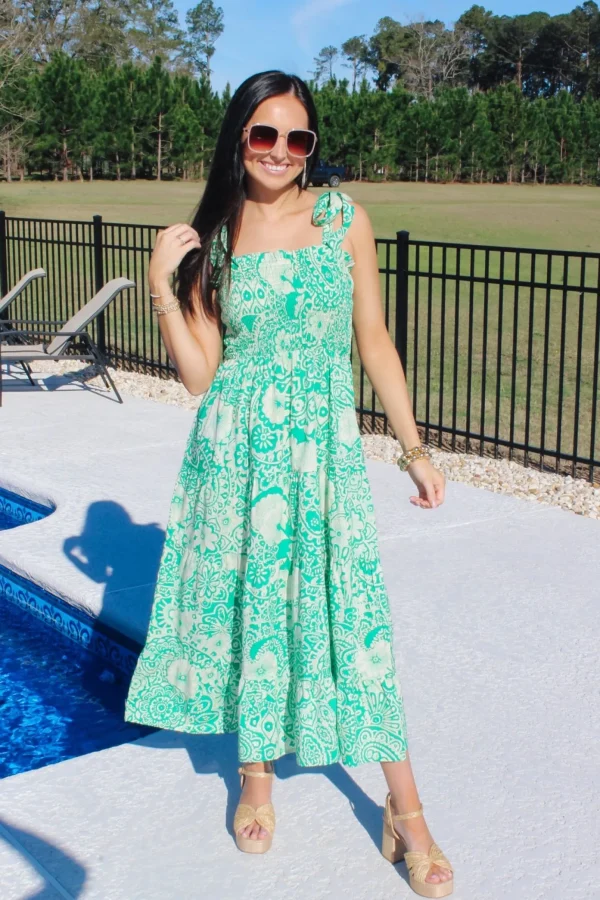 Allie Lynn's Boutique Maxi/Midi Dresses<Green Smocked Maxi Dress