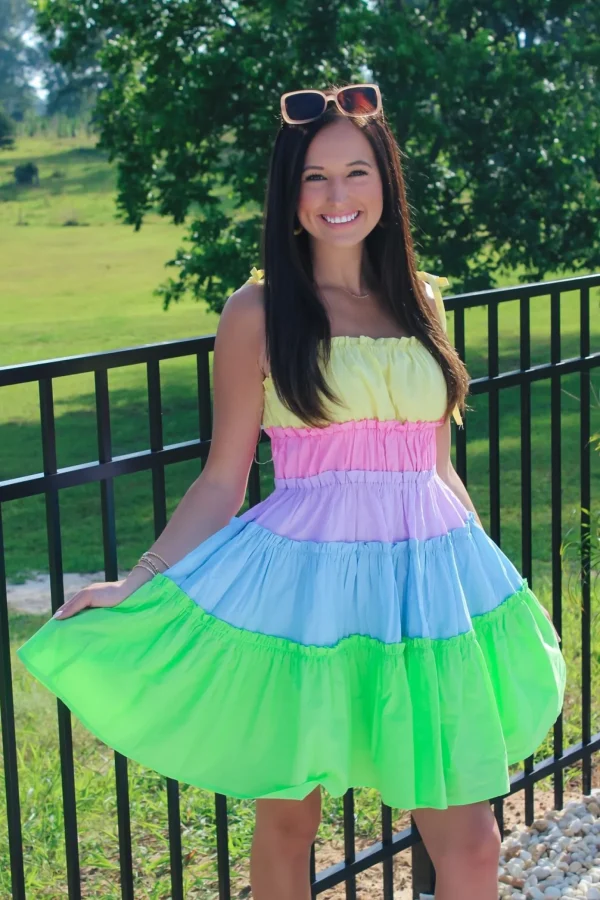 Allie Lynn's Boutique Solid Dresses<Limeade Colorblock Tiered Dress