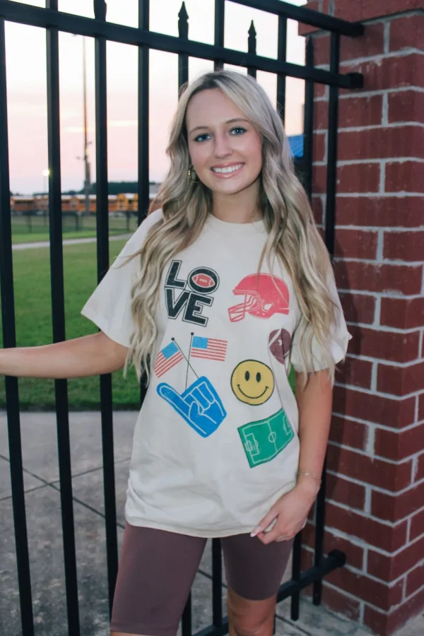 Allie Lynn's Boutique Graphic Tees<Love Football Season Overiszed Graphic Tee