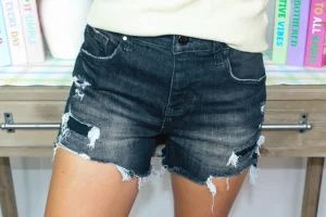 Allie Lynn's Boutique Spring Break Edit<Mid Rise Patched Denim Shorts "Black"