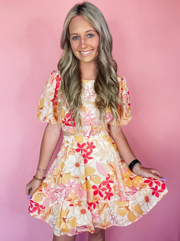 Allie Lynn's Boutique Printed Dresses<Peachy Floral Cut Out Mini Dress